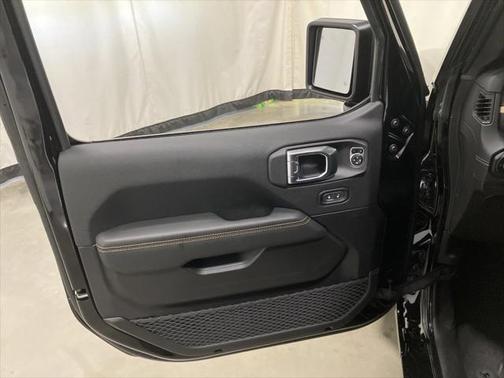 2024 Jeep Wrangler 4-Door Sahara 4x4