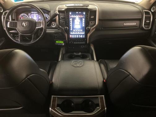 2019 RAM 3500 Laramie Crew Cab 4x4 8' Box