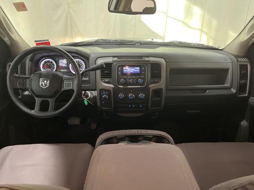 2017 RAM 2500 Tradesman Crew Cab 4x4 6'4' Box