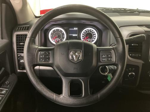 2017 RAM 2500 Tradesman Crew Cab 4x4 6'4' Box