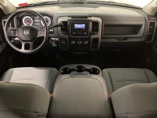 2017 RAM 2500 Tradesman Crew Cab 4x4 6'4' Box