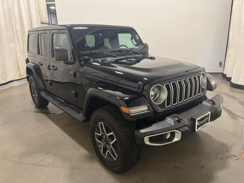 2026 Jeep Wrangler 4-Door Sahara 4x4
