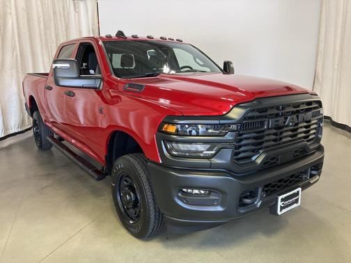 2025 RAM 2500 Tradesman Crew Cab 4x4 6'4' Box