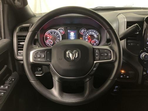 2025 RAM 2500 Tradesman Crew Cab 4x4 6'4' Box