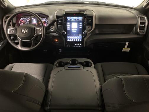 2025 RAM 2500 Tradesman Crew Cab 4x4 6'4' Box