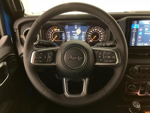 2026 Jeep Wrangler 4-Door Sahara 4x4