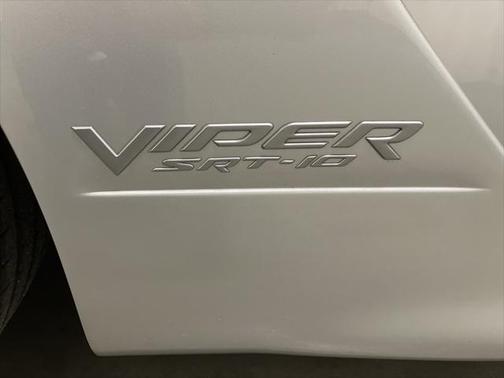 2004 Dodge Viper SRT10
