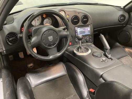 2004 Dodge Viper SRT10