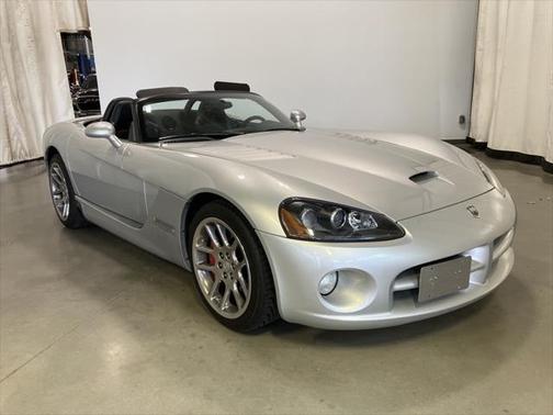 2004 Dodge Viper SRT10