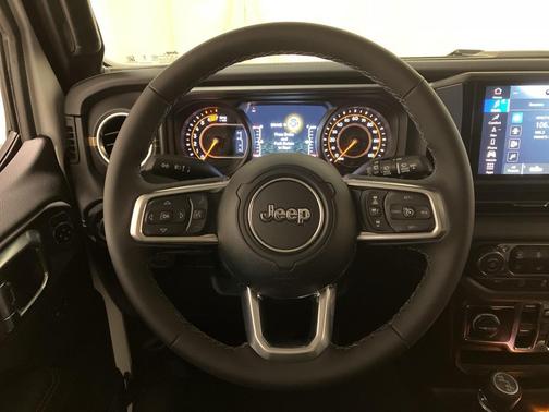 2026 Jeep Wrangler 4-Door Sahara 4x4