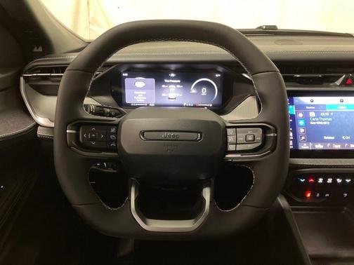 '41 2026 Jeep Cherokee Laredo
