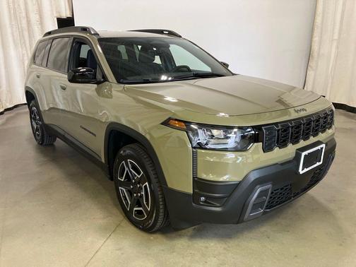 '41 2026 Jeep Cherokee Laredo