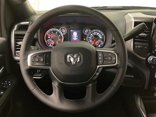 2025 RAM 2500 Big Horn Crew Cab 4x2 6'4' Box