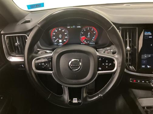 2019 Volvo S60 T6 R-Design