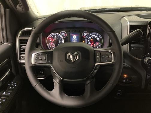 2025 RAM 2500 Big Horn Crew Cab 4x4 6'4' Box