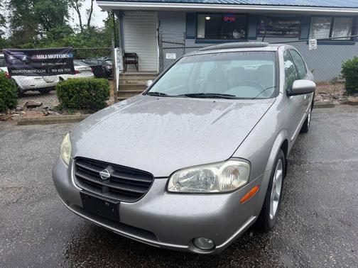 Sunlit Sand Metallic 2000 Nissan Maxima SE