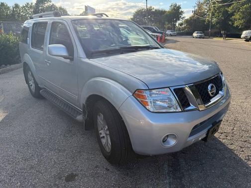 2011 Nissan Pathfinder Silver