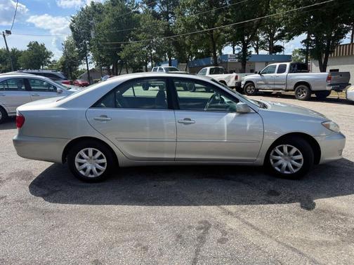Lunar Mist Metallic 2005 Toyota Camry LE