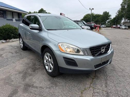 Electric Silver Metallic 2013 Volvo XC60 3.2 Premier