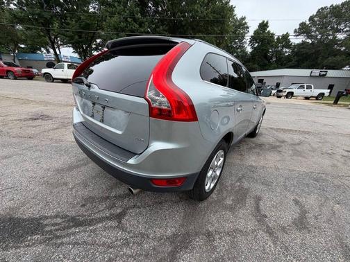 Electric Silver Metallic 2013 Volvo XC60 3.2 Premier