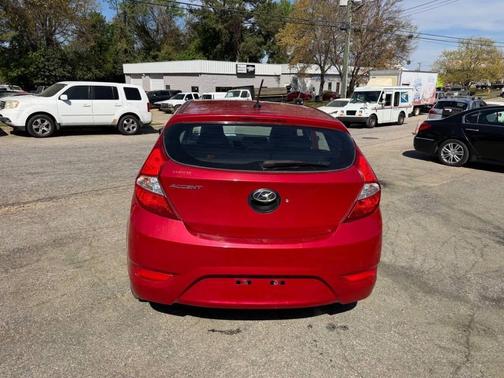 2012 Hyundai Accent GS