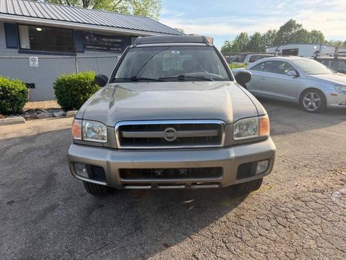 Sunlit Sand Metallic 2003 Nissan Pathfinder SE