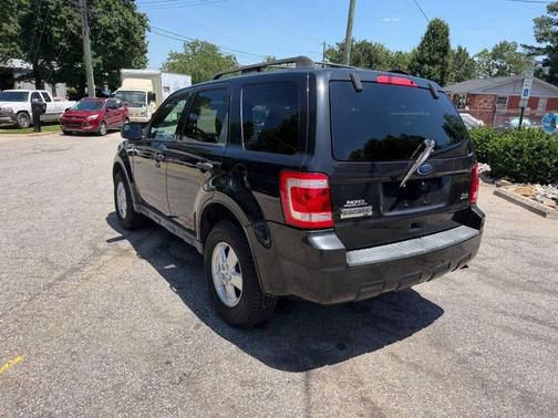 Tuxedo Black Metallic 2011 Ford Escape XLT