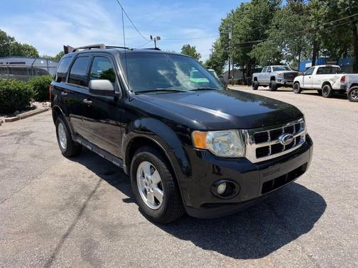 Tuxedo Black Metallic 2011 Ford Escape XLT