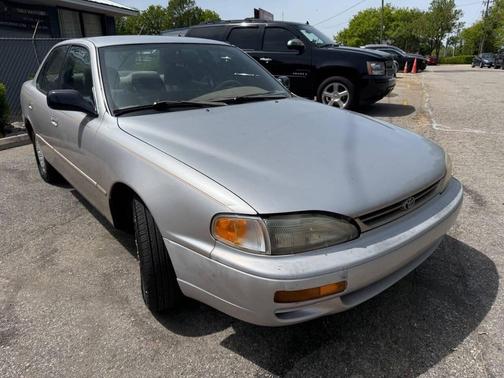Platinum Metallic 1996 Toyota Camry LE