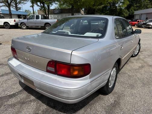 Platinum Metallic 1996 Toyota Camry LE