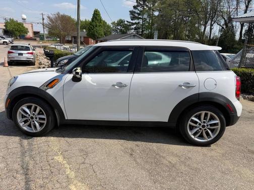 2011 MINI Cooper Countryman Base