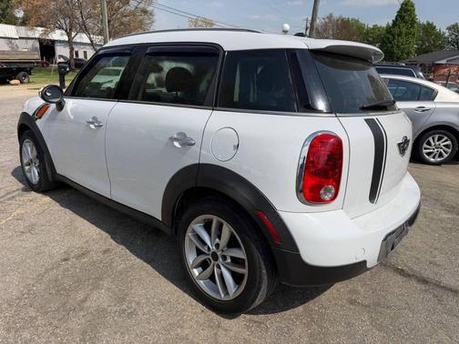 2011 MINI Cooper Countryman Base