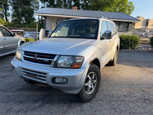 Munich Silver Metallic 2001 Mitsubishi Montero Limited