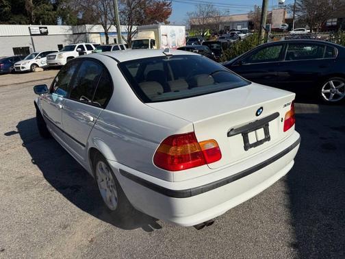 2005 BMW 325 325i 4dr Sedan