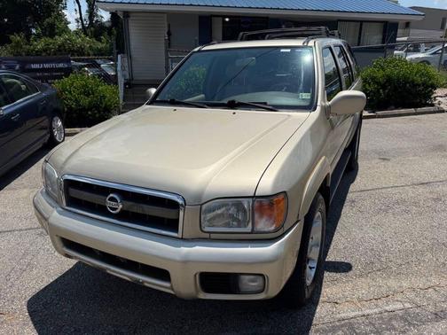 2002 Nissan Pathfinder LE