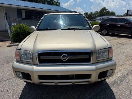 2002 Nissan Pathfinder LE