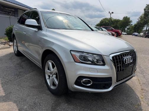 Ice Silver Metallic 2012 Audi Q5 3.2 Prestige
