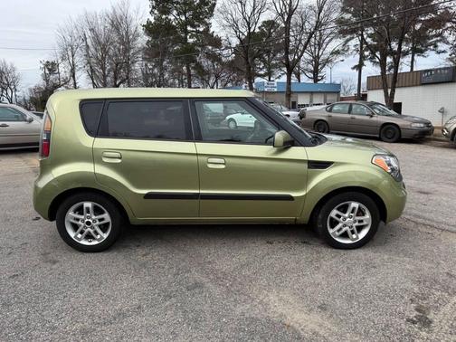 2010 Kia Soul +