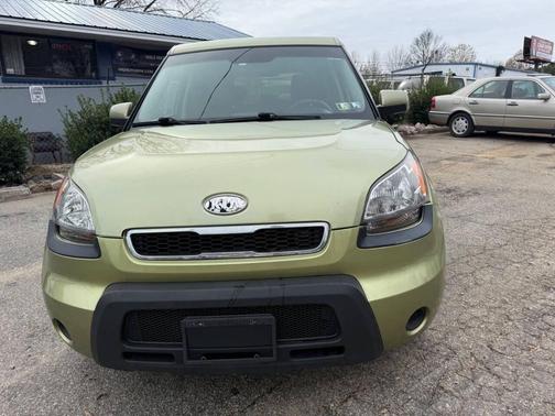 2010 Kia Soul +