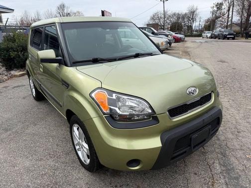 2010 Kia Soul +