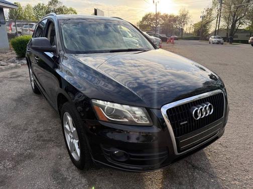 Brilliant Black 2010 Audi Q5 3.2 Premium quattro