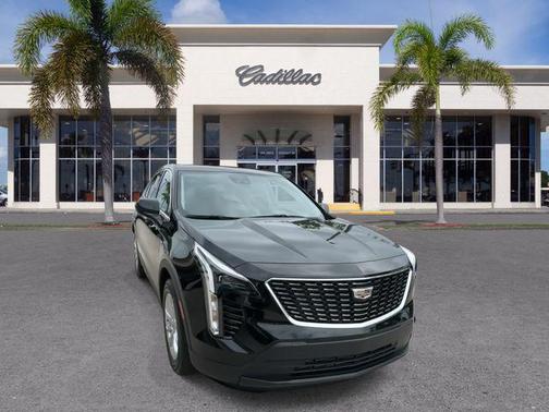 Stellar Black Metallic 2022 Cadillac XT4 Luxury