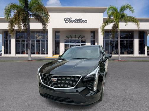 Stellar Black Metallic 2022 Cadillac XT4 Luxury