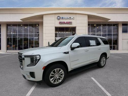 White Frost Tricoat 2021 GMC Yukon SLT