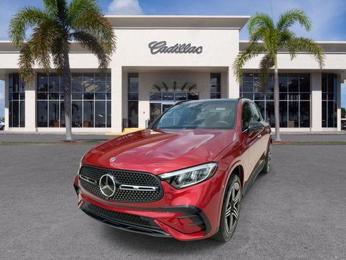 MANUFAKTUR Cardinal Red Metallic 2023 Mercedes-Benz GLC 300 4MATIC