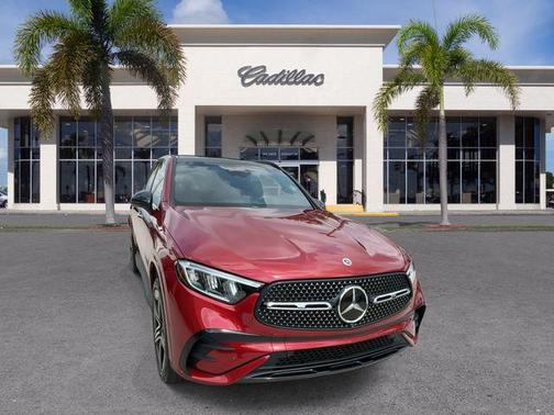 MANUFAKTUR Cardinal Red Metallic 2023 Mercedes-Benz GLC 300 4MATIC