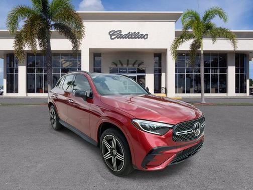 MANUFAKTUR Cardinal Red Metallic 2023 Mercedes-Benz GLC 300 4MATIC