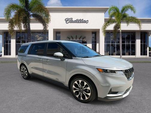 Ceramic Silver 2024 Kia Carnival EX