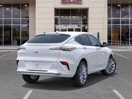 White Frost Tricoat 2026 Buick Envista Avenir FWD