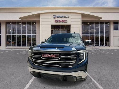 Pacific Blue Metallic 2022 GMC Sierra 1500 SLT